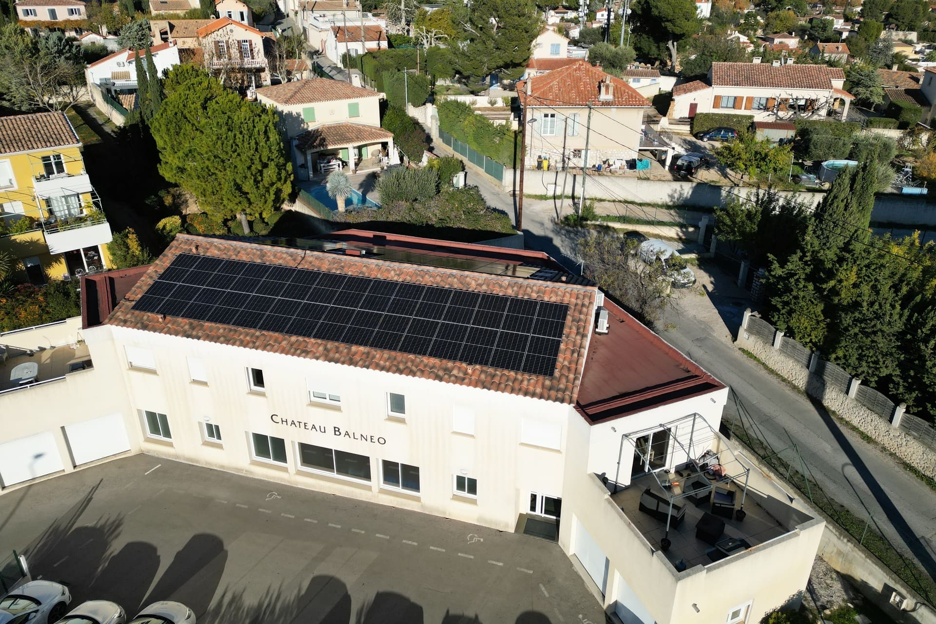 Installation panneaux solaires Marseille - Château Balnéo